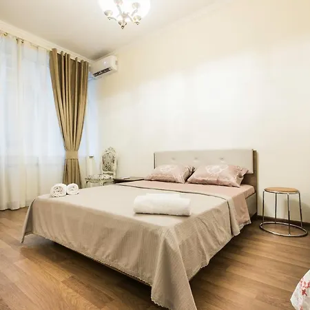 Sweet Home 8 Vip At Freedom Square Tbilisi Exterior photo
