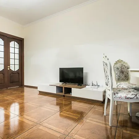 Sweet Home 8 Vip At Freedom Square Tbilisi Exterior photo