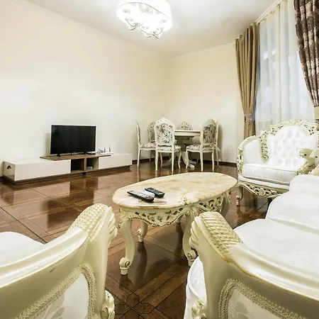 Sweet Home 8 Vip At Freedom Square Tbilisi Exterior photo